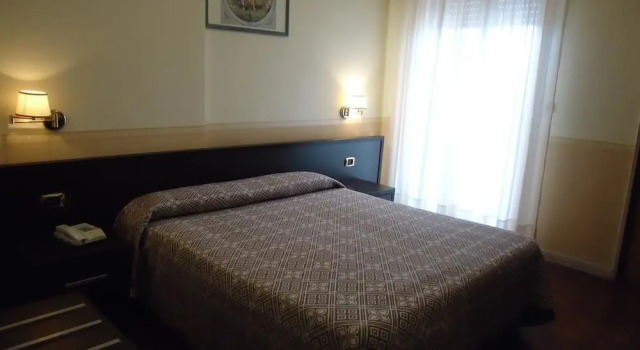 Standard Kolmen hengen huone parvekkeella Hotel Riviera