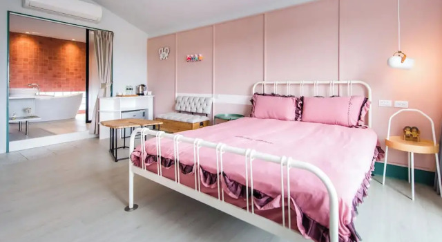 Двухместный номер Standard с балконом и с видом на море Happiness Pink B&B