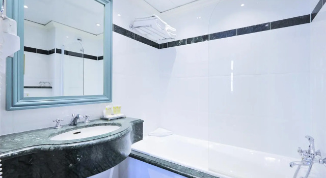 Двухместный номер Deluxe Golden Tulip Washington Opera