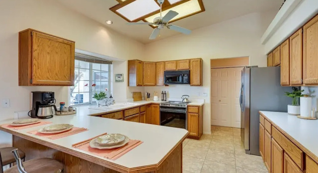 Коттедж Views & Fenced Yard: Lake Havasu City Home!