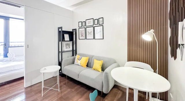 Номер Standard c 1 комнатой с балконом GemstoneBR in SMDC Air Residences