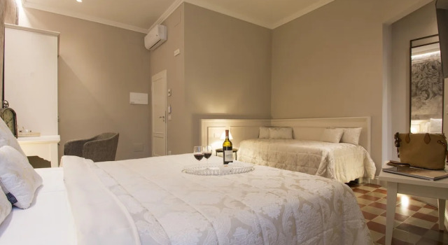 Трёхместный номер Standard Pistoia INN - Downtowns Charming Rooms