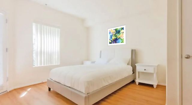 Апартаменты Classic LAs Premier Apartments