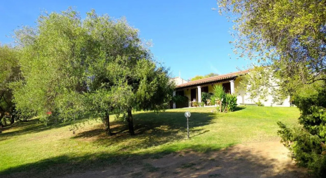 Бунгало с видом на горы Agriturismo Sa Mendhula