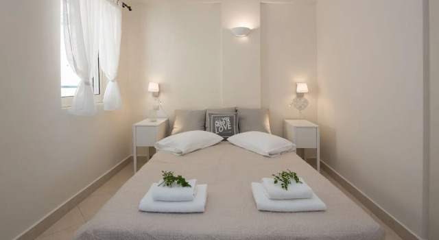 Четырёхместные апартаменты Superior с балконом и с видом на море Glyfada Corfu Houses