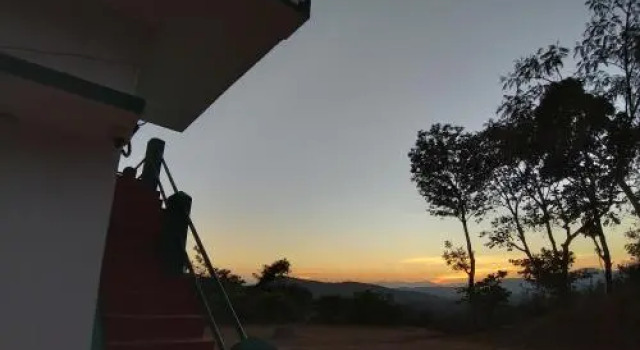 Hotel Hill View