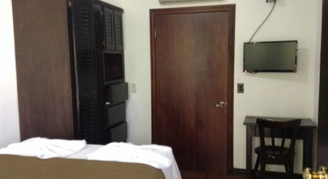Mariner Inn, Rezerwuj Hotel Hotele w Playa Flamingo z basenem, Basen