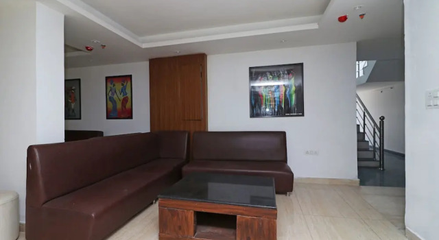 OYO 10327 The K Hotel, Забронировать Отель Отели Нью-Дели с завтраком, Завтраки