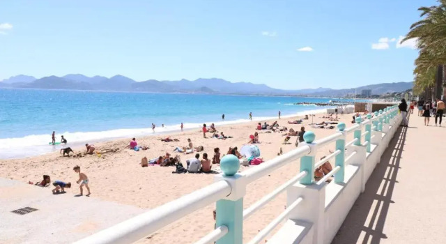 Sea side 2 bedroom with heated pool 322