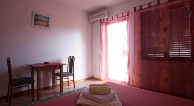 Apartments Pinus, Забронировать Апартаменты/квартира Апартаменты Врбоска, рядом с Частный Пляж «Виллы Эмма», Апартаменты/квартира