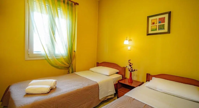 Четырёхместный номер Standard Tsironis Rooms