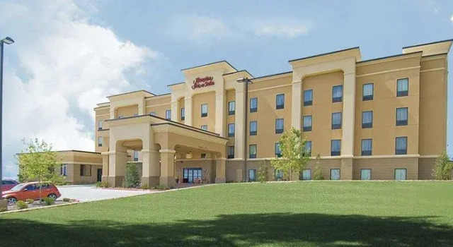 Кровать в общем номере Hampton Inn & Suites Decatur