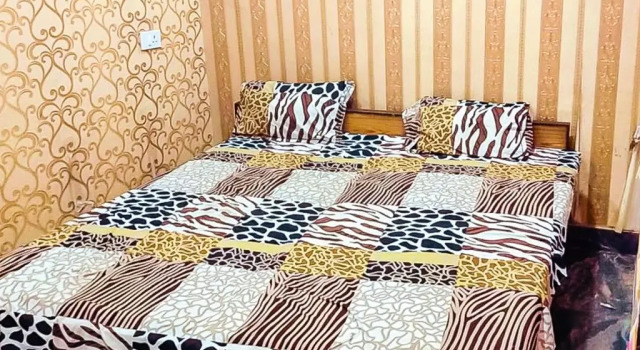 Maa Peetambara Guest House & Restaurant By WB Inn, Забронировать Гостевой дом Этмадпур штат Уттар-Прадеш