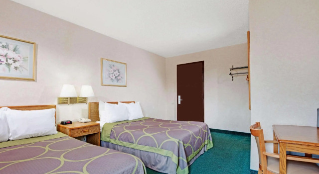 Четырёхместный номер Standard Super 8 by Wyndham Kenmore/Buffalo/Niagara Falls Area