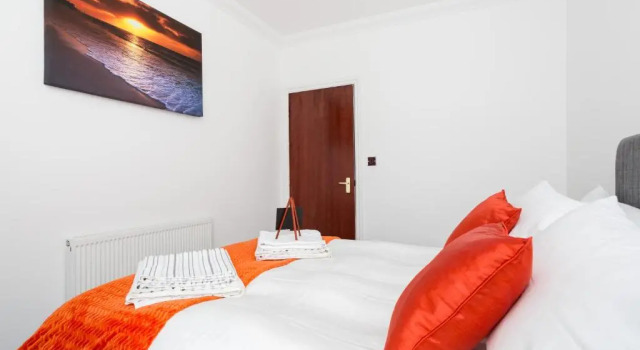 Апартаменты c 1 комнатой Luxury Granada Apartments - 1 & 2 bed FLATS Perfect for Contractors, Family, Students near Seafront