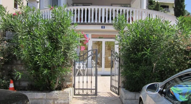 Студия с балконом и с красивым видом из окна Apartments Antonia