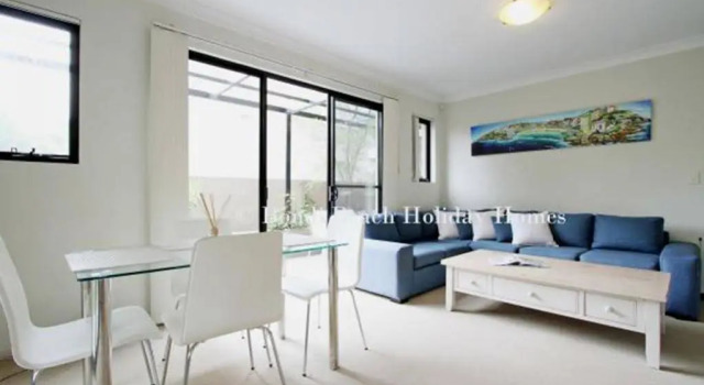 Bondi Beach Garden Apartment, Забронировать Апартаменты/квартира Отели Уэверли с парковкой, Парковка
