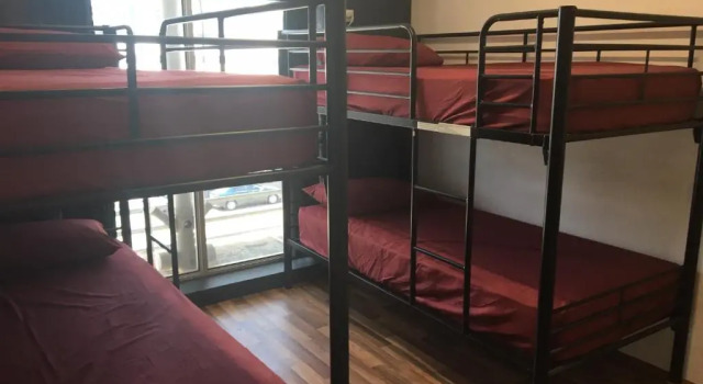 Кровать в общем номере Youth Shack Backpackers Darwin