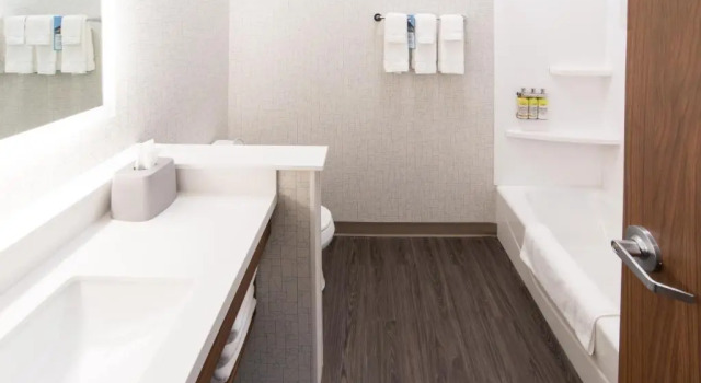 Двухместный номер Standard Holiday Inn Express & Suites - North Battleford by IHG