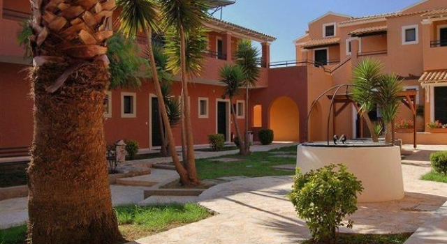 Summertime Village, Забронировать Отель Отели периферии Ионических островов с парковкой, Парковка
