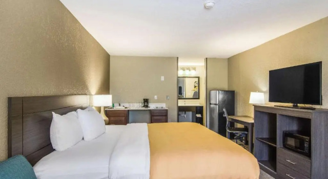 Suite Suburban Studios Hotel Kingsland Near I-95
