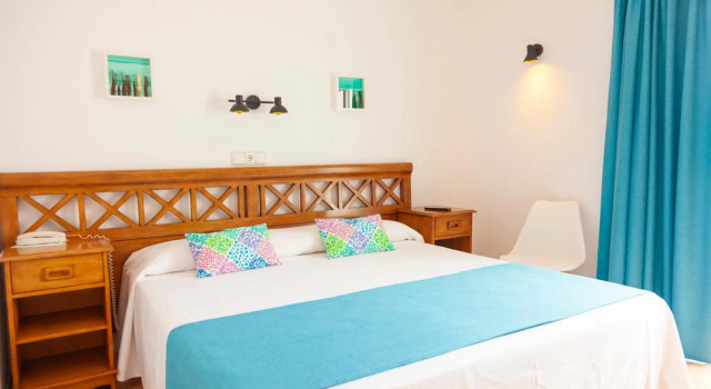 Rocaplana, Boek Hotel Es Pujols Formentera