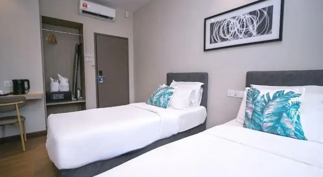Kingston Hotel 4 - Hulo Bukit Bintang, Забронировать Отель Отели Куала-Лумпура с парковкой, рядом с Башни-близнецы Берджая Таймс-Сквэр, Парковка