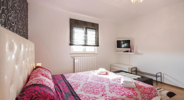 Awesome Home in Rovinj with Hot Tub, WiFi & 2 Bedrooms