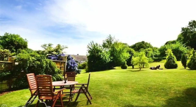 Коттедж Coombe Orchard