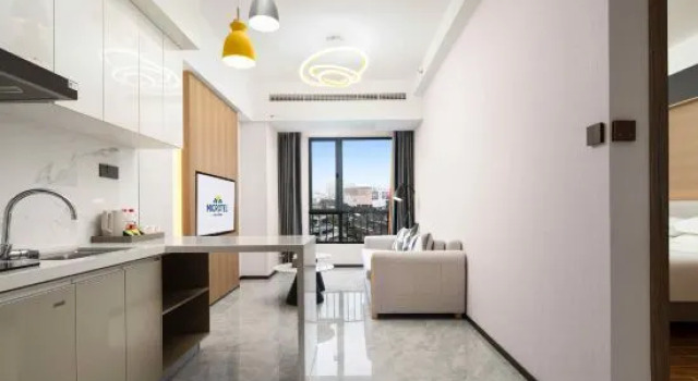 Люкс c 1 комнатой с красивым видом из окна Poleon Service Apartment