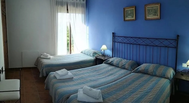 Casa Rural San Antonio, Varaa Hotelli Cabra Madrid