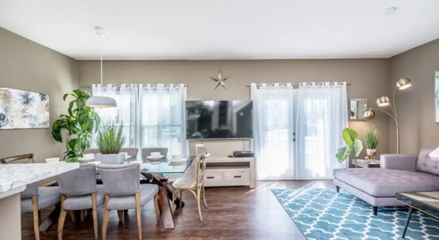 Lucaya Village - 8951 Shine Drive