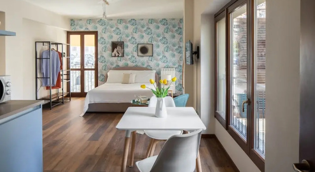 Holiday Apartment 5 - San Siro lake Como, Забронировать Апартаменты/квартира Реццонико Озеро Комо