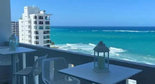 KASA Blue Ocean - 2 bed 2 bath for 4 OCEAN VIEW BALCONY BEACHFRONT CONDO POOL