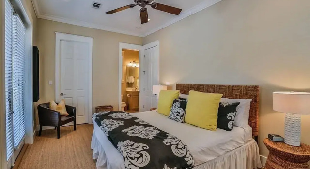 ENDLESS SUMMER DREAM 4 Bedroom Holiday Home by Five Star Properties, Book Hotel Hoteller i Inlet Beach med parkering, Parkering