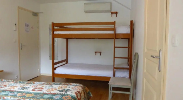 Hôtel de la Gare, Book Hotel Hotels in Pyrenees National Park with Parking, Parking