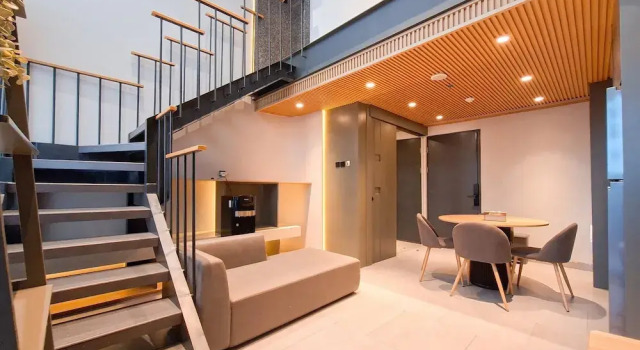 Industrial Modern 1Br Loft At Apartment Collins Boulevard, Prenota Appartamento Appartamenti a Tangerang, Appartamento