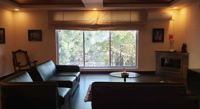 Whispering Pines Hotel & Residences, Rezerwuj Hotel Hotele w Punjab Region z parkingiem, Parking
