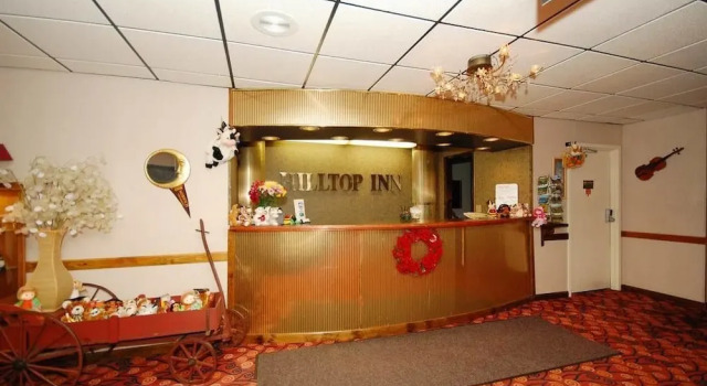 Hilltop Inn of Vermont, Varaa Hotelli Hotellit New England uima-altaalla, Uima-allas