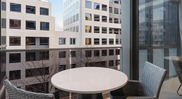 Люкс Meriton Suites Canberra