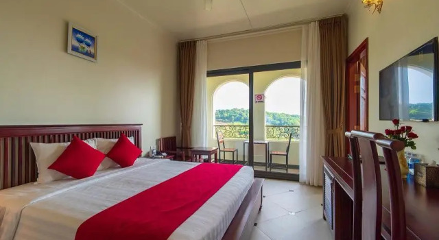 Номер Deluxe Praha Hotel Phú Quốc