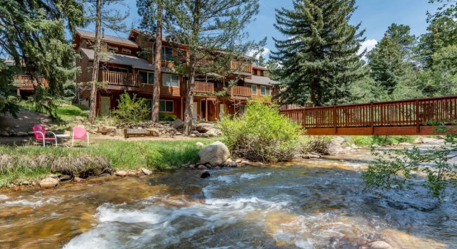Люкс с видом на реку Stonebrook Resort