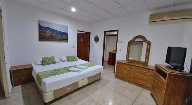 Полулюкс Suites & Apartments San Benito - Zona Rosa