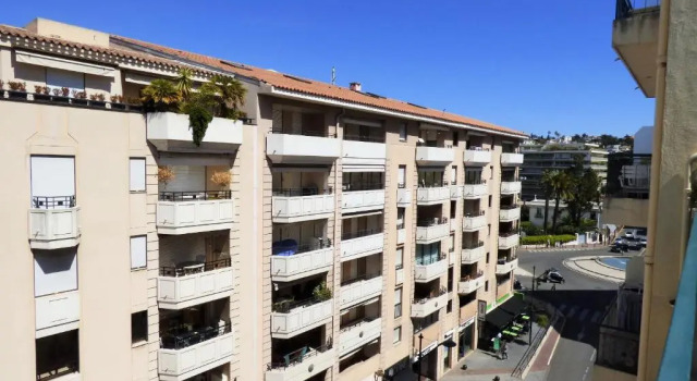 Proche Palais Antibes 156