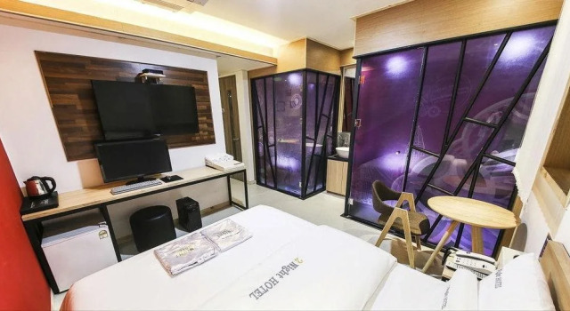 2Night Hotel