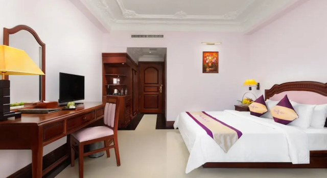 Двухместный номер Deluxe с балконом Regency Angkor Hotel