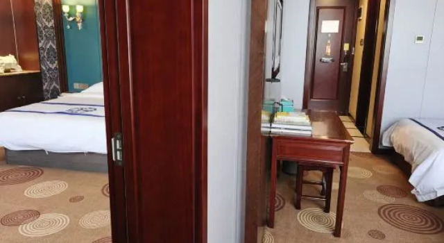 Семейный люкс Deluxe Zibo Puquan Hotel