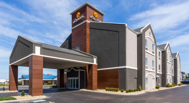La Quinta Inn & Suites Columbus West - Hilliard, Rezerwuj Hotel Hilliard Ohio
