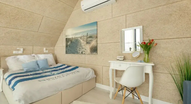 House With a Huge Terrace and a Whirlpool Bathtub