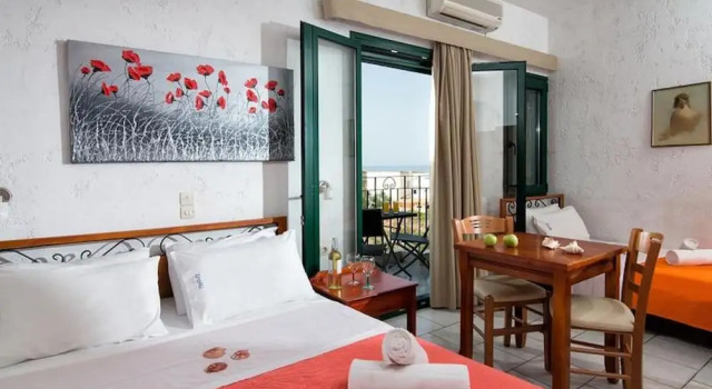 Cozy Studio in Hersonissos Center, Забронировать Отель Лименас Херсонису 